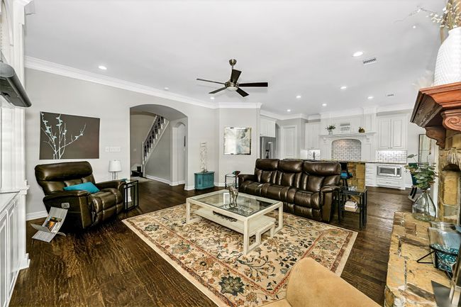8917 Crest Wood Dr, House other with 4 bedrooms, 4 bathrooms and null parking in Fort Worth TX | Image 6
