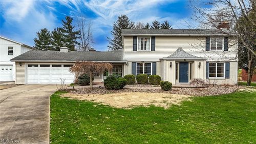 105 Country Club Dr, Marietta, OH, 45750-1152 | Card Image