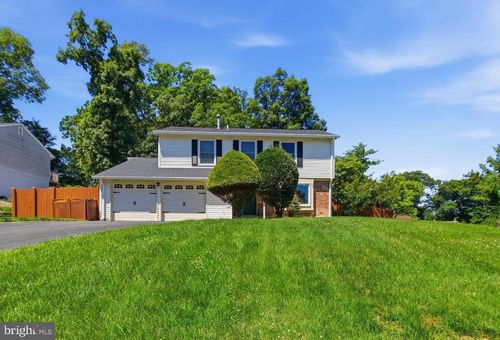 9120 Huber Ct, Burke, VA, 22015-3525 | Card Image