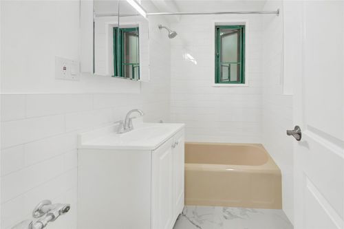 apt-1a-1514 Unionport Rd, Bronx, NY, 10462-7846 | Card Image