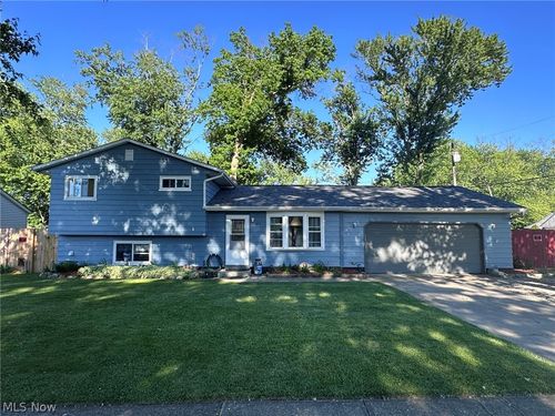 693 Hollywood Avenue, Sheffield, OH, 44054 | Card Image