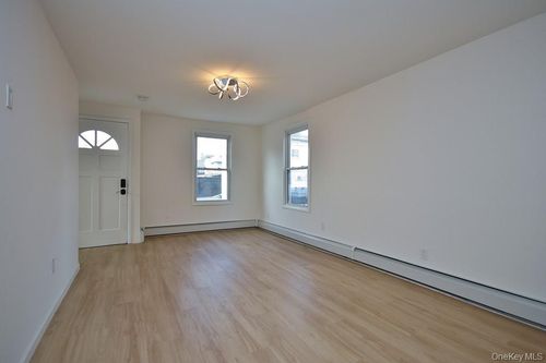 431 4th St, Mamaroneck, NY, 10543-3005 | Card Image