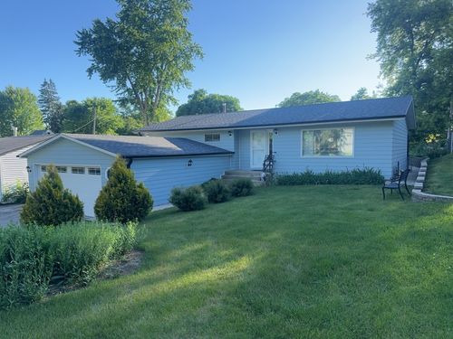3829 Eastway Dr, Island Lake, IL, 60042-9408 | Card Image