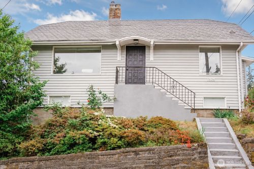 1312 39th St, Everett, WA, 98201-4807 | Card Image