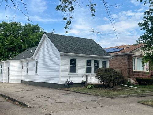 13709 S School St, Riverdale, IL, 60827-1618 | Card Image