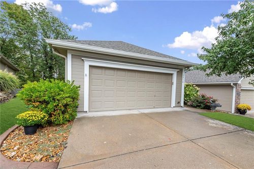 3210 Nw 67th Ct, Kansas City, MO, 64151-2286 | Card Image