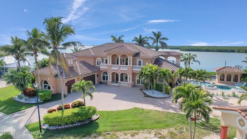 7 Cove View Ct, Cocoa Beach, FL, 32931-2452 | Card Image