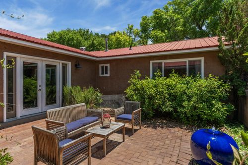 310 Country Ln, Bosque Farms, NM, 87068-9290 | Card Image