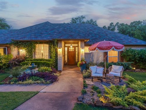 2010 Silver Crest Dr, Edmond, OK, 73025-1733 | Card Image