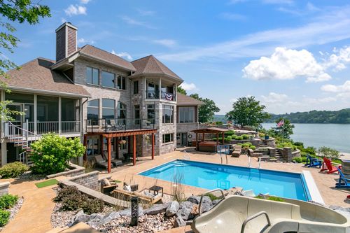E12261 Timber Ridge Trl, Prairie Du Sac, WI, 53578-9654 | Card Image