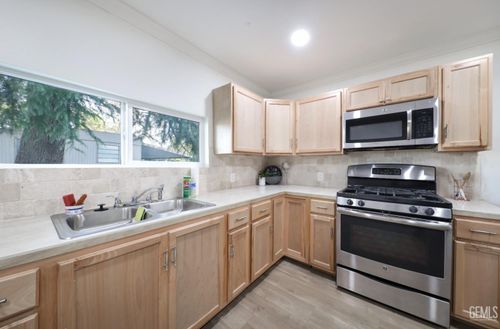626 Hood Dr, Bakersfield, CA, 93308-4710 | Card Image