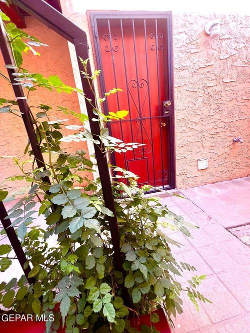 apt-2d-2520 San Jose Ave, El Paso, TX, 79930-1236 | Card Image