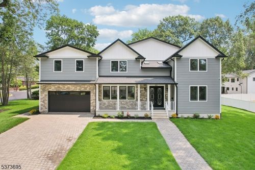 492 Oaktree Rd, Oradell, NJ, 07649-1316 | Card Image
