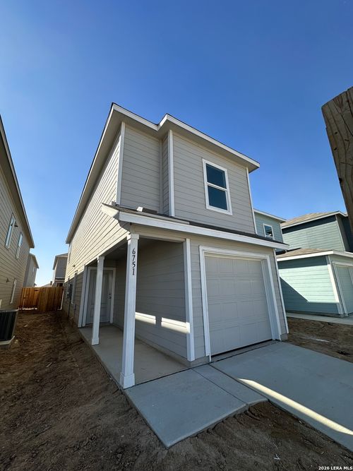 6751 Pumice Pl, Elmendorf, TX, 78112-4463 | Card Image