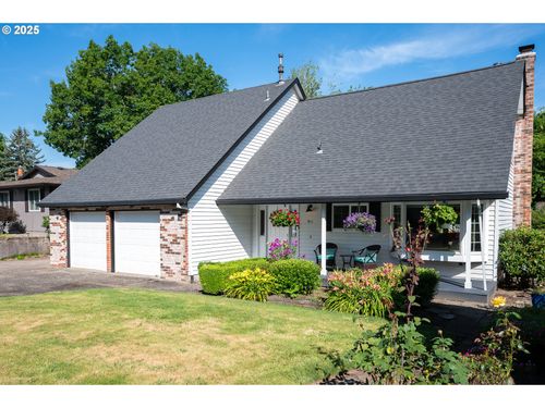 911 Se 40th St, Troutdale, OR, 97060-2510 | Card Image