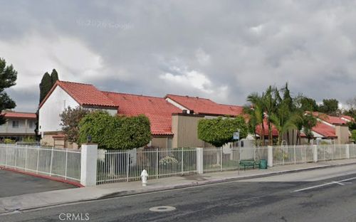 r1-2521 W Sunflower Ave, Santa Ana, CA, 92704-8524 | Card Image