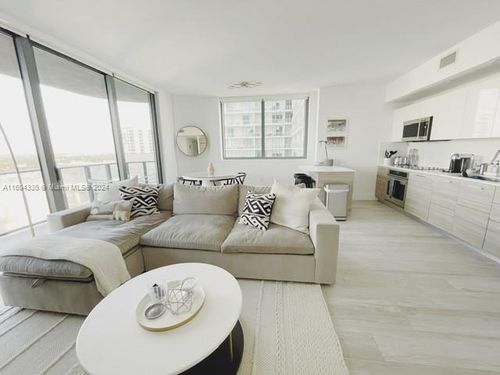 1409-121 Ne 34th St, Miami, FL, 33137-3870 | Card Image
