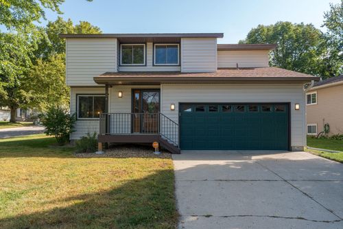 528 Linda Dr, Eagle Lake, MN, 56024-9622 | Card Image