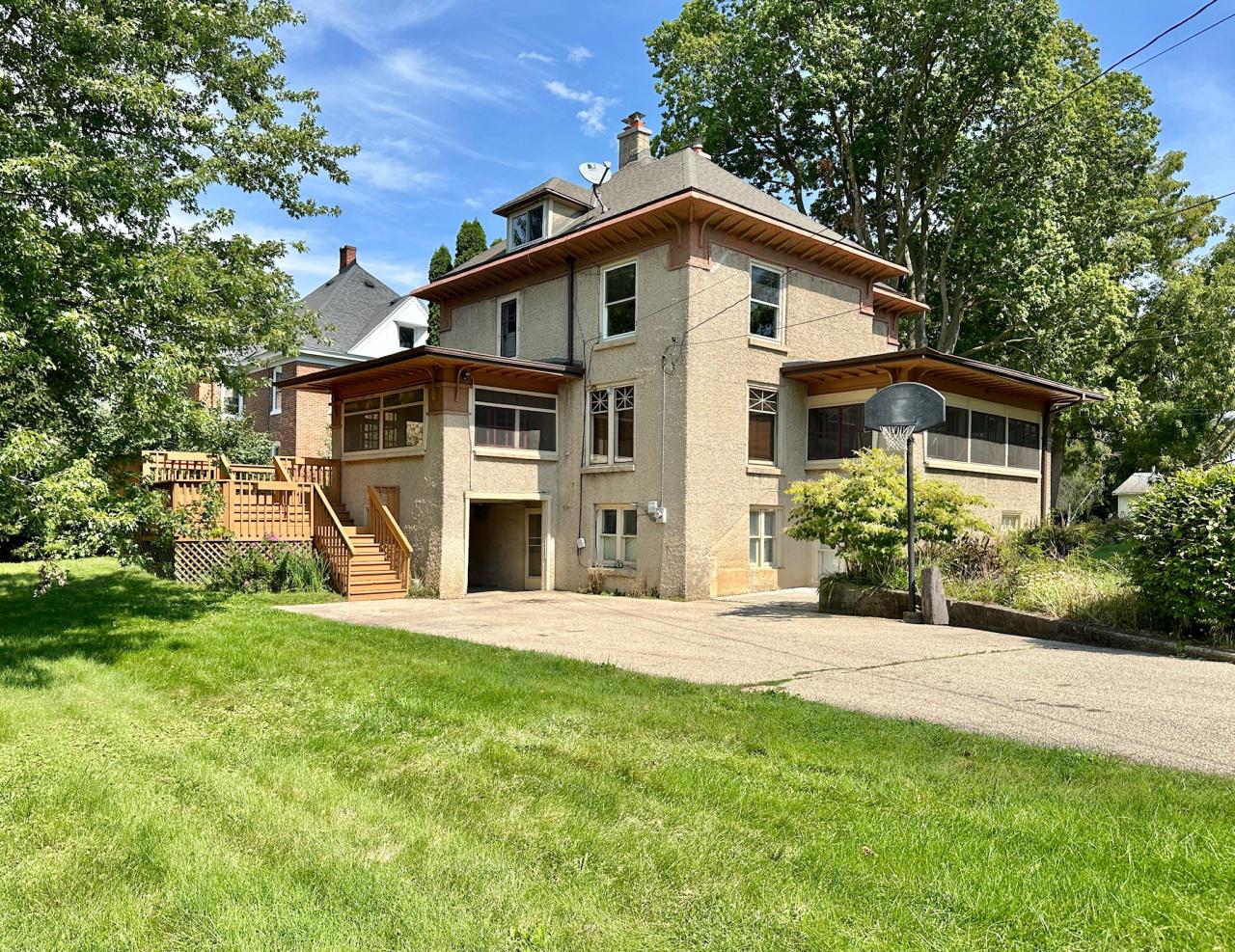 Church St, Elkhorn, WI 53121