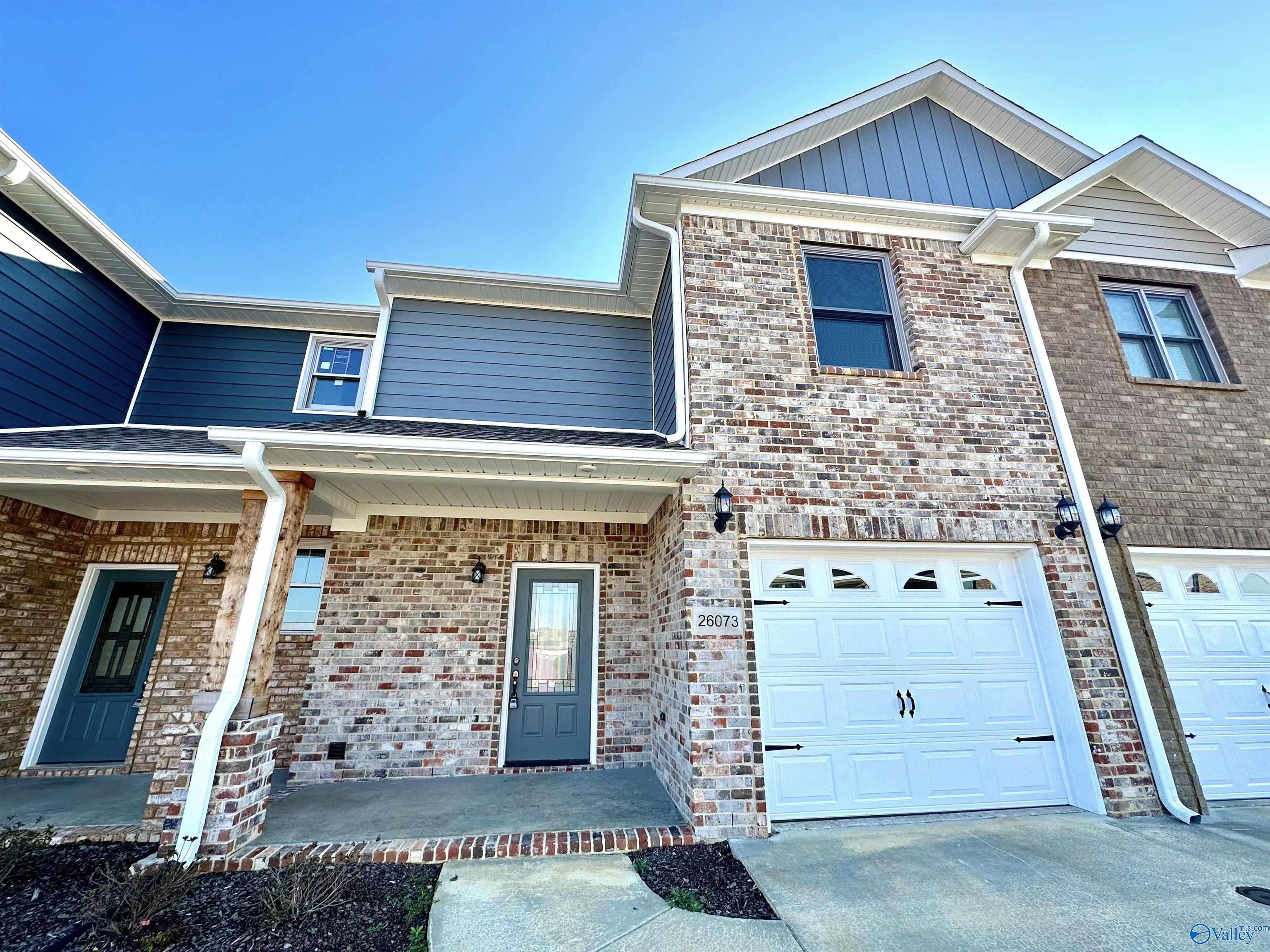Breakers Cir, Athens, AL 35613