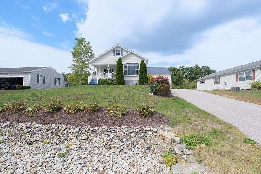 Tarah Way, Fremont, NH 03044