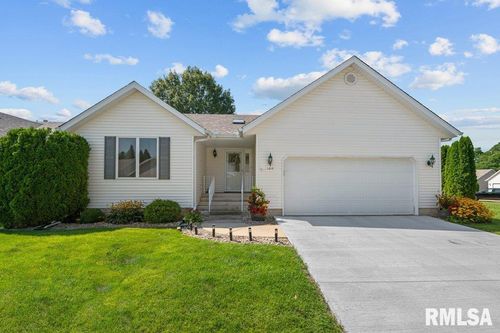 2016 Villa Pines Cir, Carbon Cliff, IL, 61239-8827 | Card Image