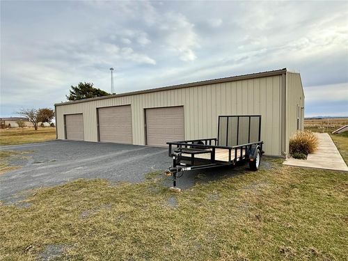 14522 N 2078 Pl, Lone Wolf, OK, 73655-7706 | Card Image