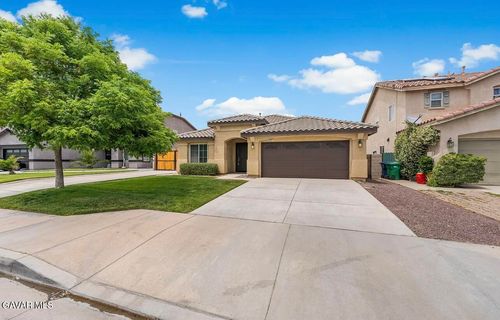 3057 Kilt Ct, Lancaster, CA, 93535-4992 | Card Image