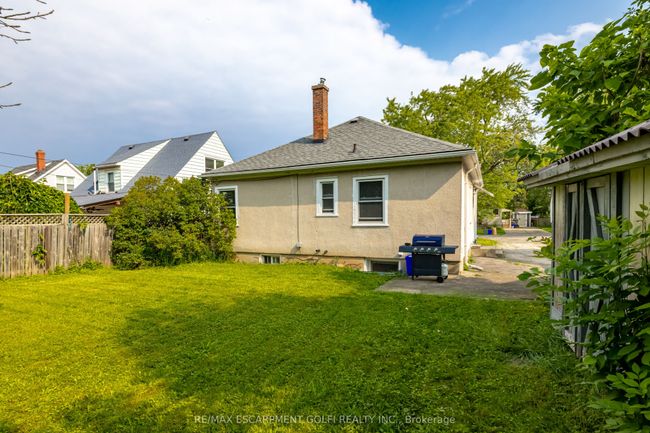 18 Grove Ave, House other with 6 bedrooms, 2 bathrooms and 4 parking in Saint Catharines ON | Image 31