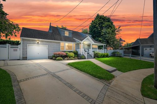 3 Cherry Ct, Massapequa Park, NY, 11762-1910 | Card Image
