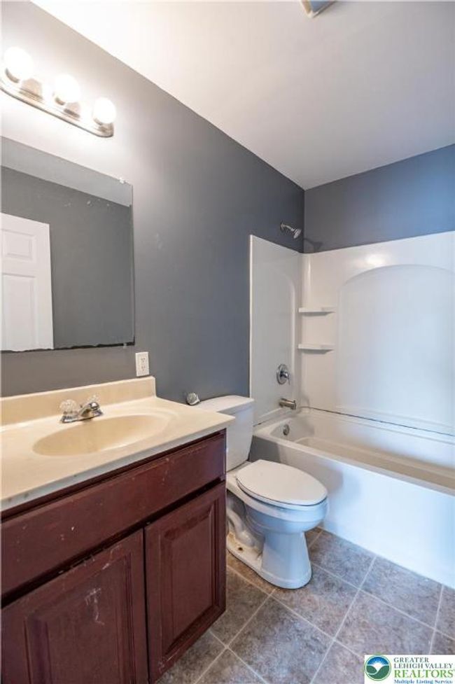B - 1849 Auburn St, House other with 3 bedrooms, 3 bathrooms and null parking in BETHLEHEM PA | Image 20