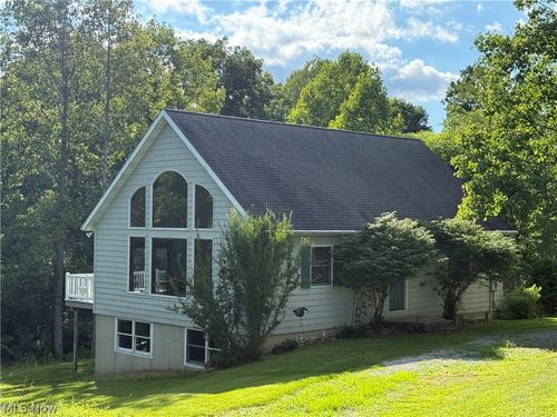 7917 Flawil Dr, Millersburg, OH, 44654-9564 | Card Image