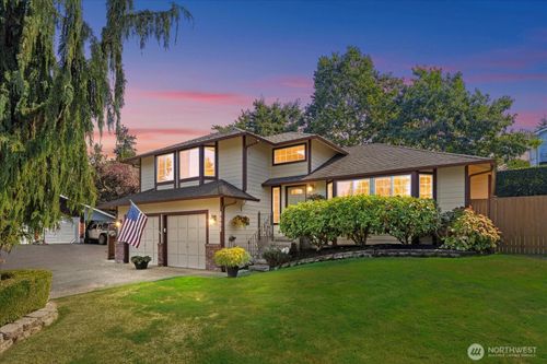 3822 Maple Rd, Lynnwood, WA, 98037-7532 | Card Image