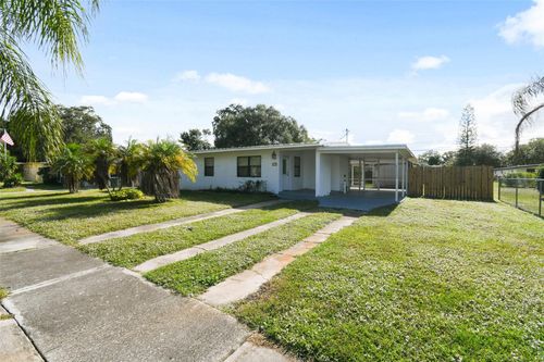 140 Se Serenata Ct, Port St. Lucie, FL, 34983-2137 | Card Image