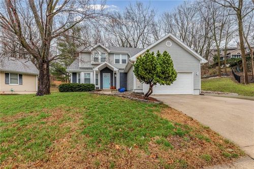 304 Lancelot Dr, Liberty, MO, 64068-3725 | Card Image