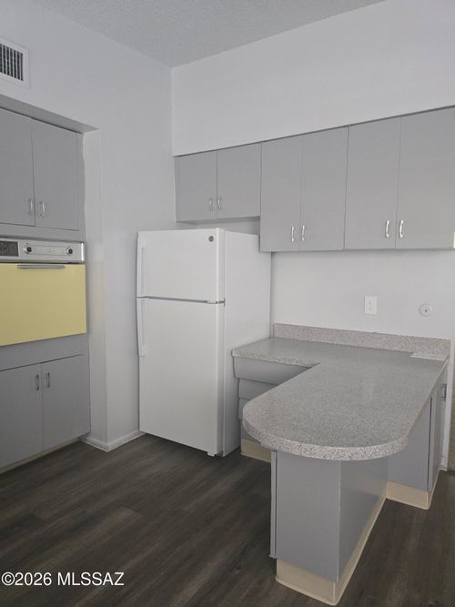 j-3507 E 3rd St, Tucson, AZ, 85716-4687 | Card Image