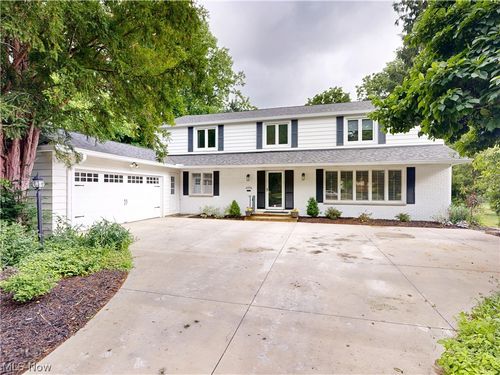 21522 S Woodland Rd, Shaker Heights, OH, 44122-3027 | Card Image