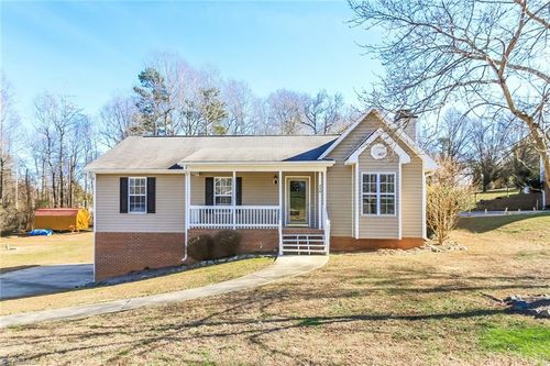 226 Creek Meadow Dr, Lexington, NC, 27295-9201 | Card Image