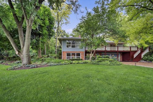 226 Bays Pl, Tower Lakes, IL, 60010-1052 | Card Image