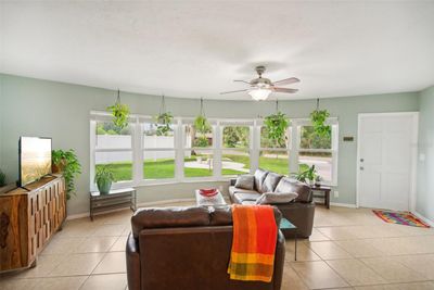 907 E Rosedale Road, House other with 3 bedrooms, 2 bathrooms and null parking in Venice FL | Image 3