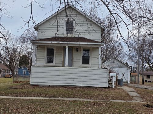 658 Marengo Ave, Marengo, IA, 52301-1516 | Card Image