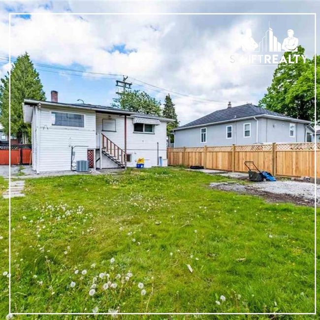 7429 Canada Way, House other with 4 bedrooms, 2 bathrooms and 2 parking in Burnaby BC | Image 2