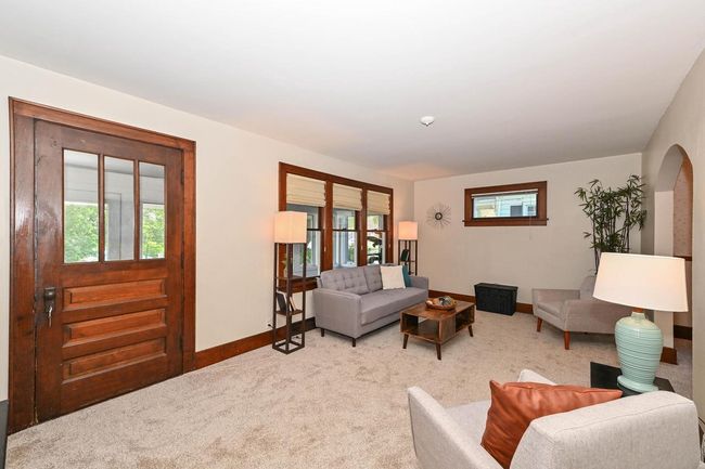 318 Hyde Park Avenue, House other with 3 bedrooms, 1 bathrooms and null parking in Waukesha WI | Image 6