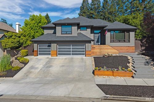 1515 San Ramon Way, Santa Rosa, CA, 95409-4342 | Card Image