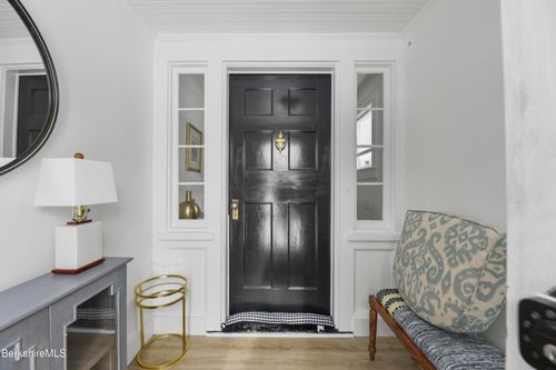 7 Park St, Stockbridge, MA, 01262-9719 | Card Image