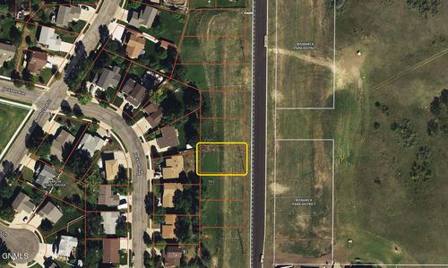 1942 26th Street N, Bismarck, ND, 58501 | Card Image