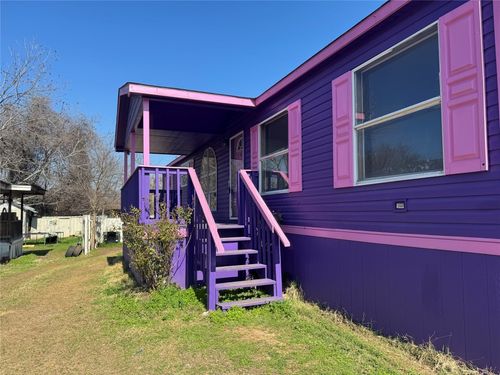 12-404 W Cleveland St, Elgin, TX, 78621-3326 | Card Image