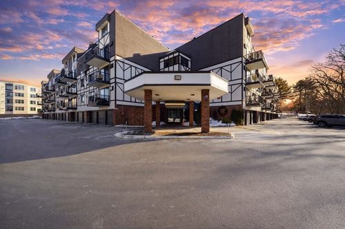 apt-217-9 Broadway, Saugus, MA, 01906-1037 | Card Image