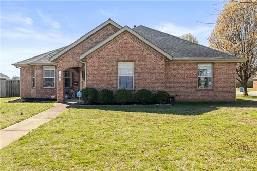 1407 Spruce St, Pea Ridge, AR, 72751-2751 | Card Image