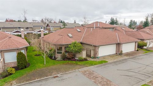 403-4515 Pipeline Rd, Victoria, BC, V8Z5M3 | Card Image